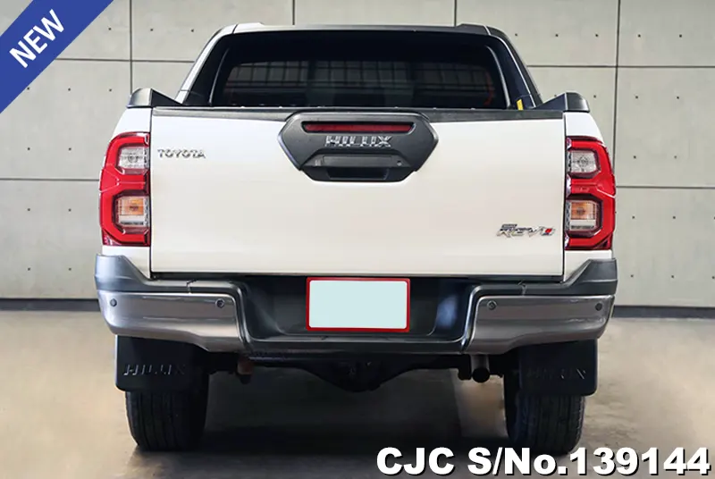 Toyota Hilux in White for Sale Image 3