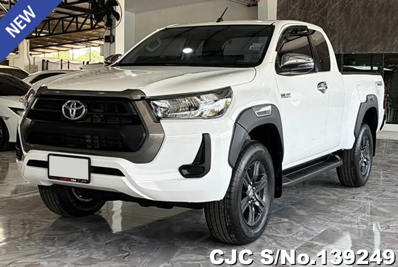 Toyota Hilux in White for Sale Image 3