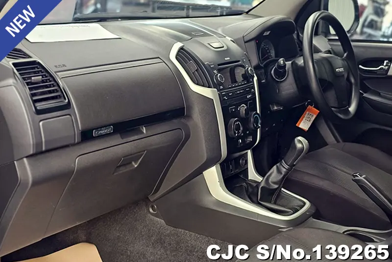 Isuzu D-Max in Black for Sale Image 8