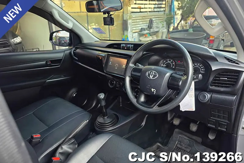Toyota Hilux in Gray for Sale Image 7