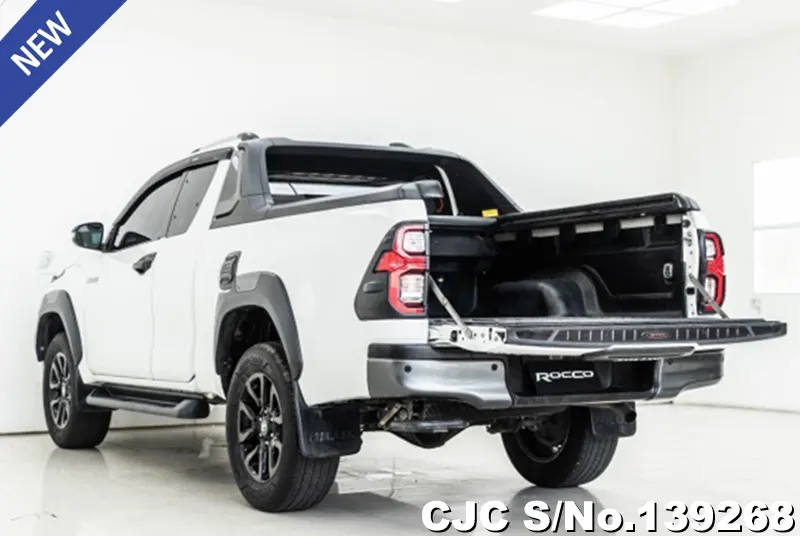 Toyota Hilux in White for Sale Image 4
