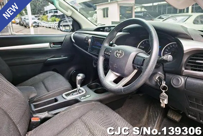 Toyota Hilux in Silver for Sale Image 5