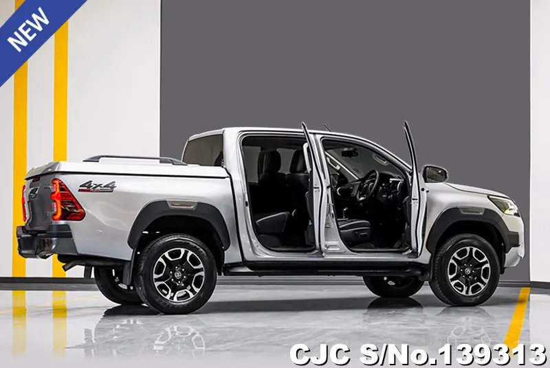 Toyota Hilux in Gray for Sale Image 6