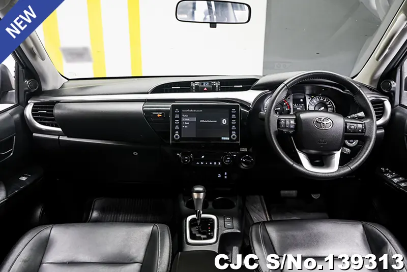 Toyota Hilux in Gray for Sale Image 7