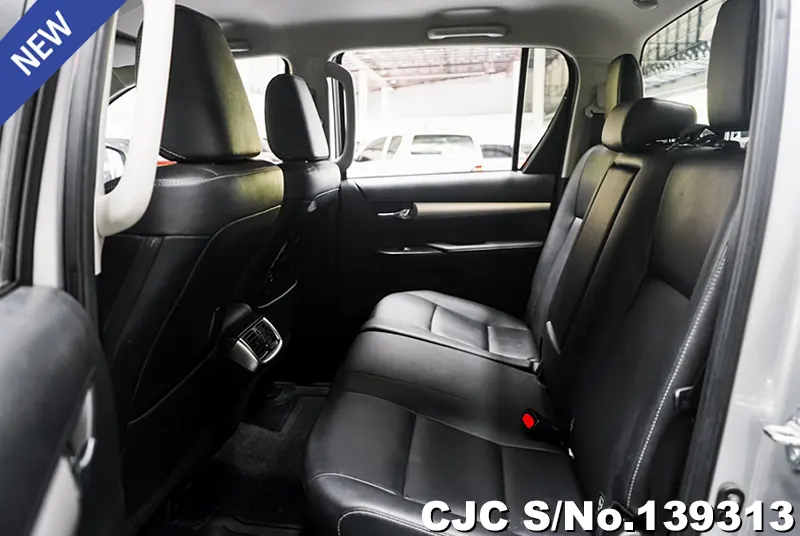 Toyota Hilux in Gray for Sale Image 13